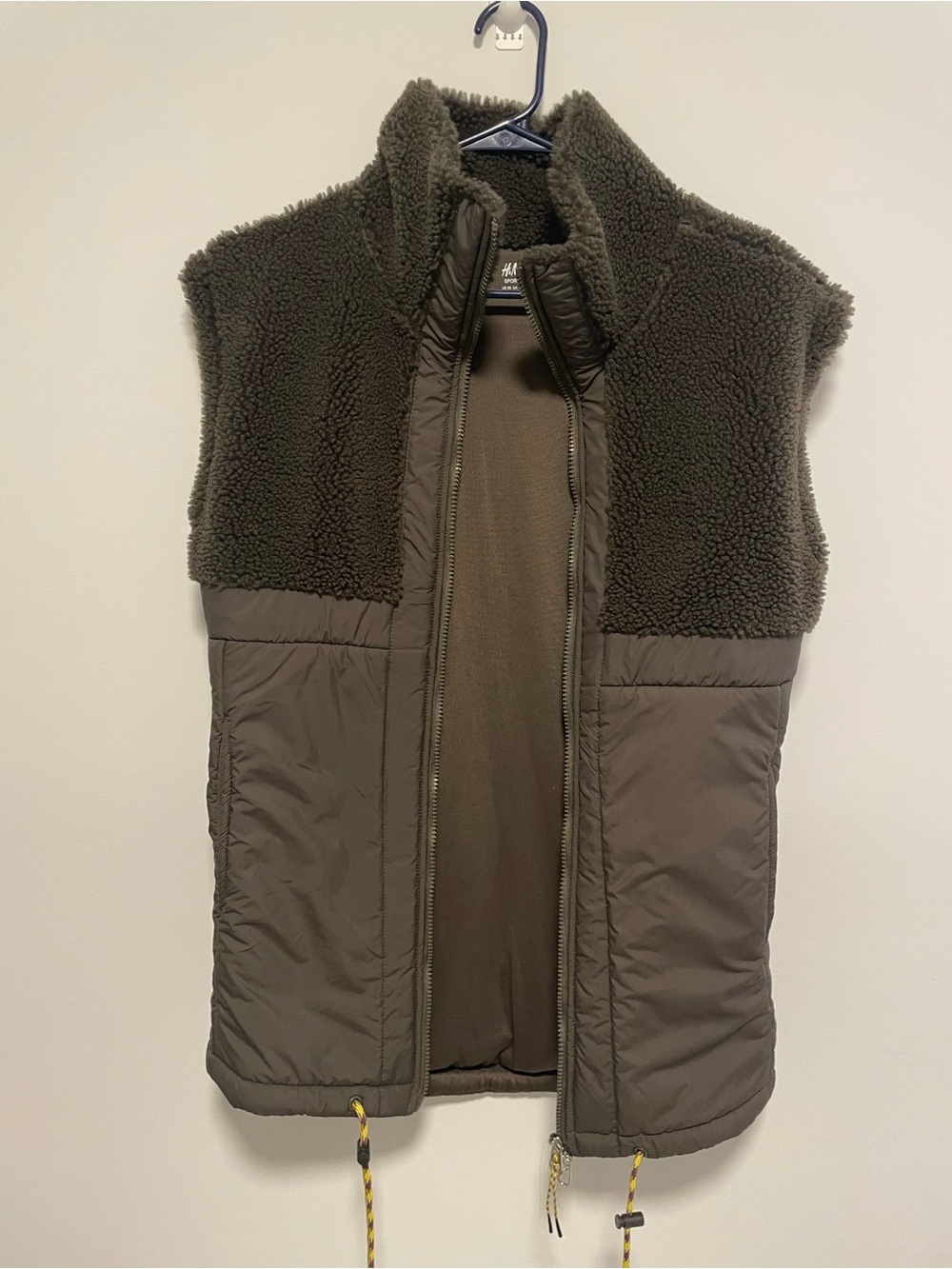 H&M Women’s Green Sherpa Top Puffer Vest Jacket